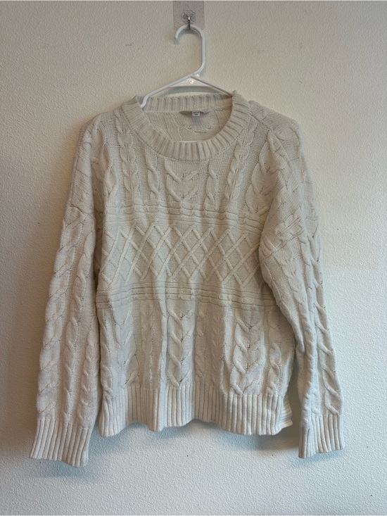 Time and Tru Other - Time and Tru Cream Cable Knit Sweater